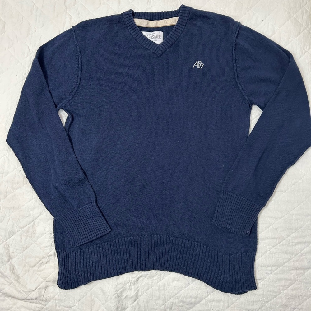 Aeropostale Men's Deep Blue V-Neck Sweater